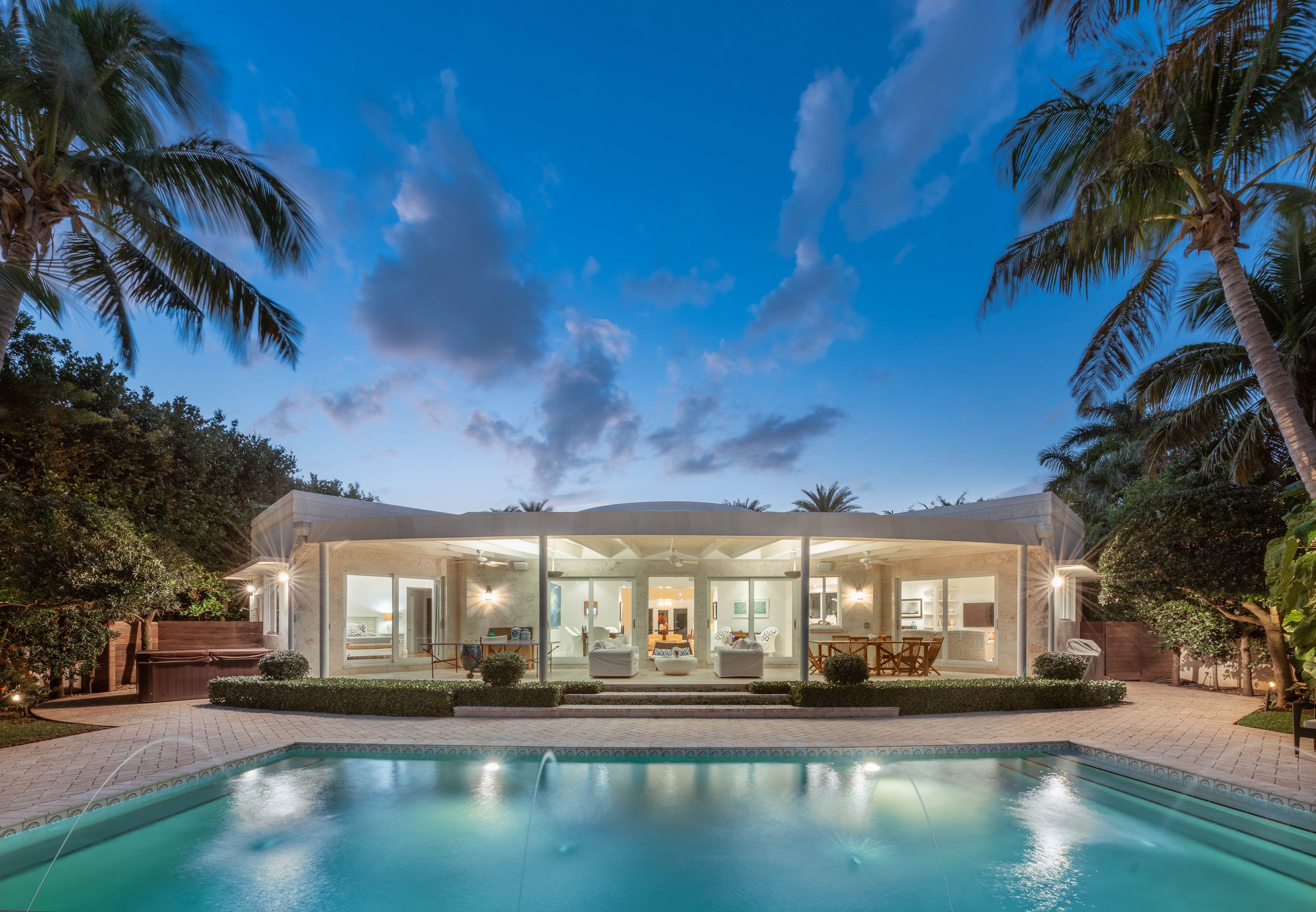 One Of A Kind Art Deco Beach House Originally Designed By Renowned Architect Robert E Collins
